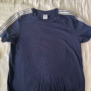 Aritzia TNA tshirt